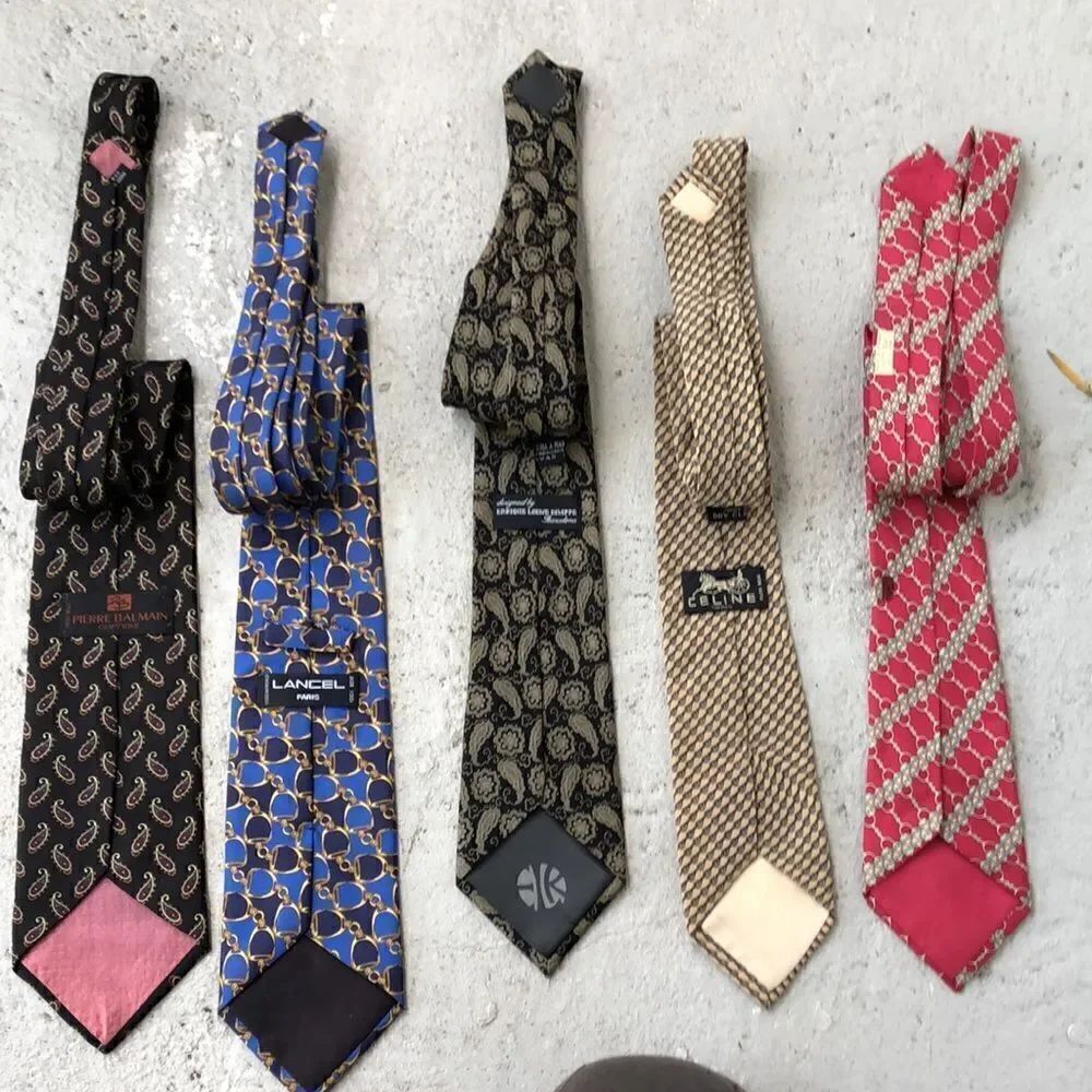Collection of ties - Picture 2 of 9